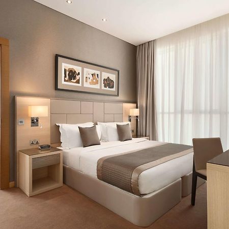 Tryp By Wyndham Abu Dhabi City Center Bagian luar foto