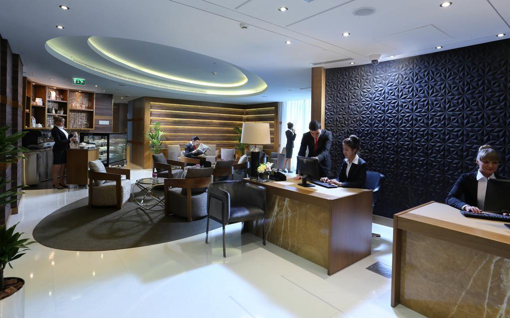 Tryp By Wyndham Abu Dhabi City Center Bagian luar foto