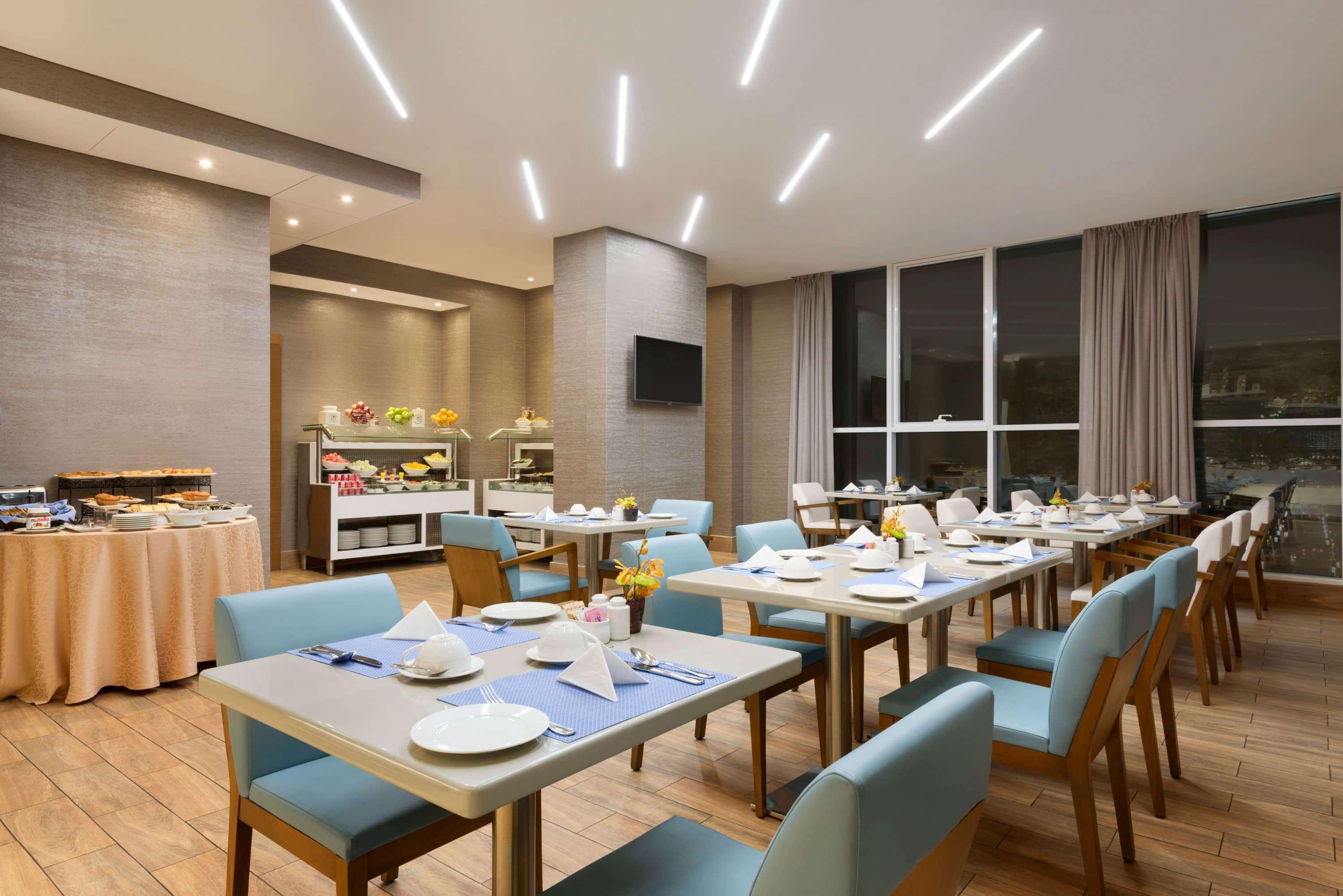 Tryp By Wyndham Abu Dhabi City Center Bagian luar foto